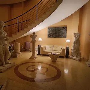 Seccy Boutique Art & Museum פיומיצ'ינו